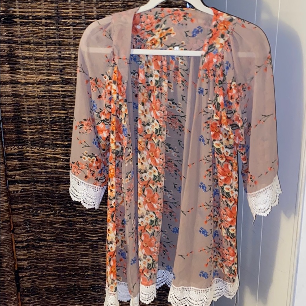 Sheer kimono with crochet lace trim
